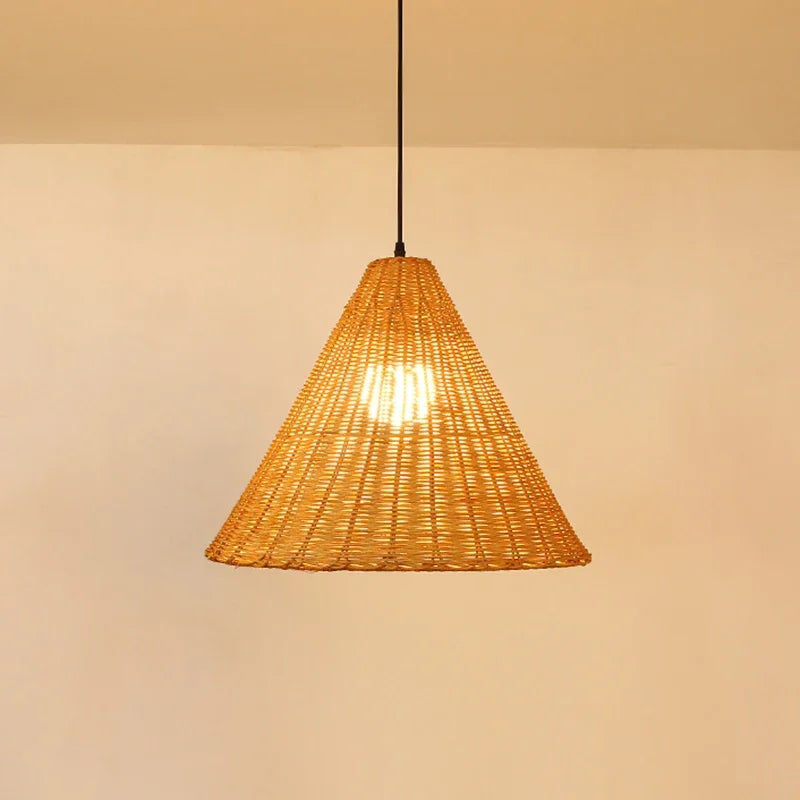 Suspension rotin minimaliste triangulaire vintage