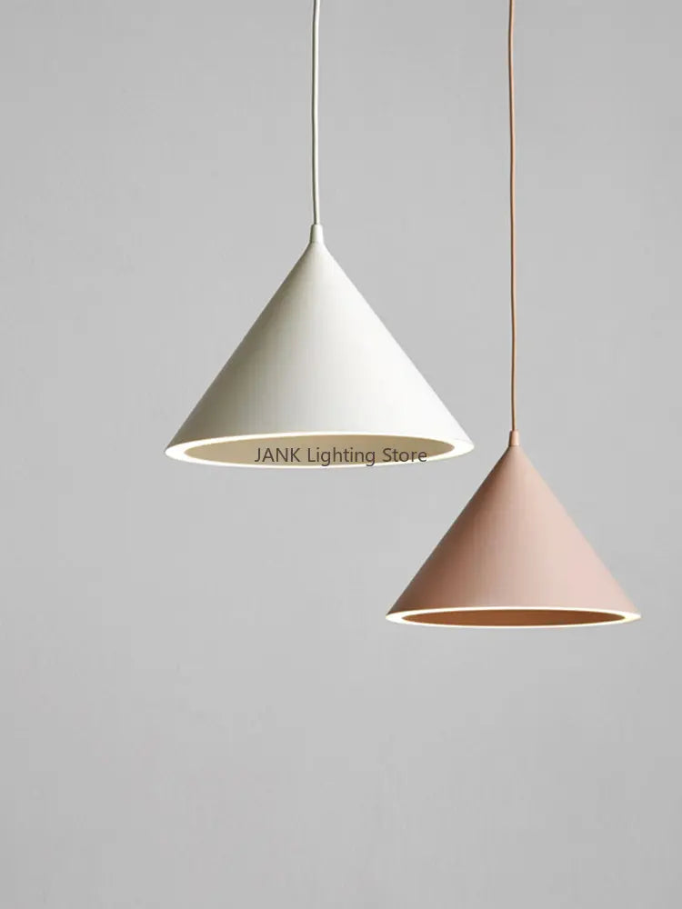 Suspension métal cône coloré design scandinave