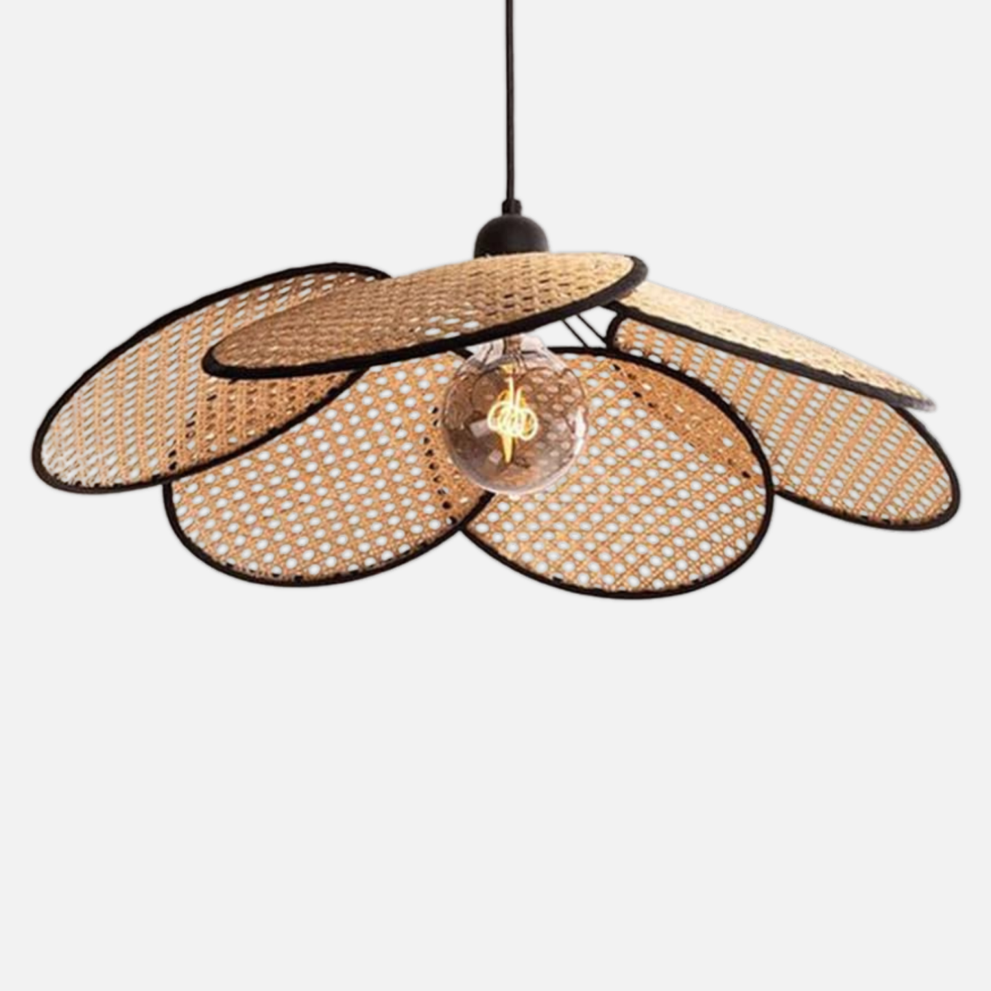 Suspension rotin et bambou cannage pétales fleur vintage