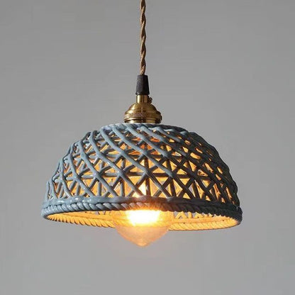 Suspension céramique effet cannage forme demi globe