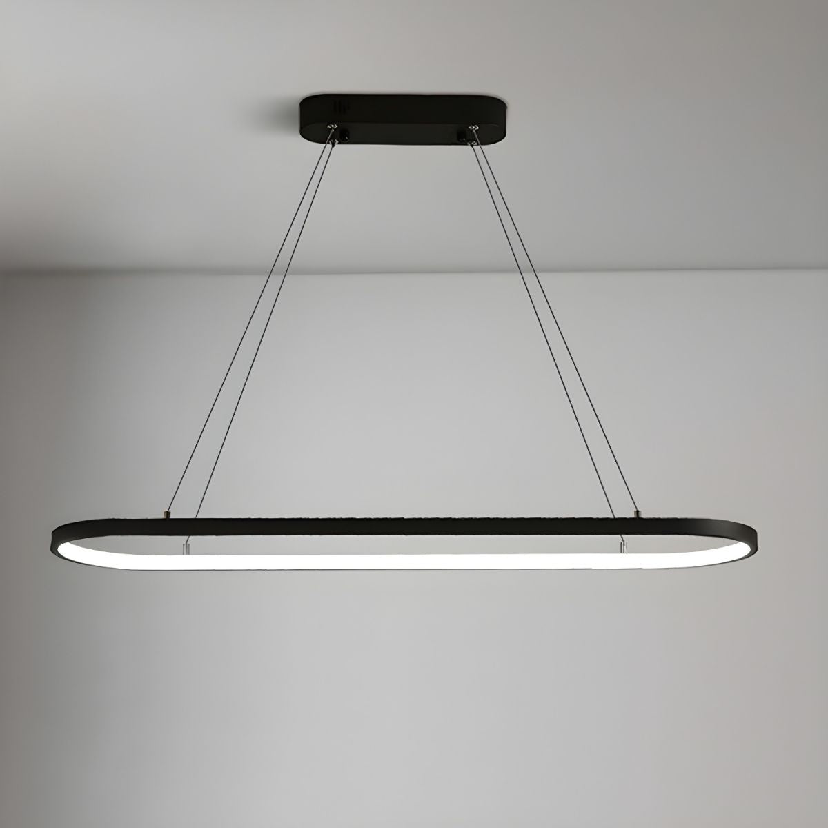 Suspension métal anneau ovale design moderne