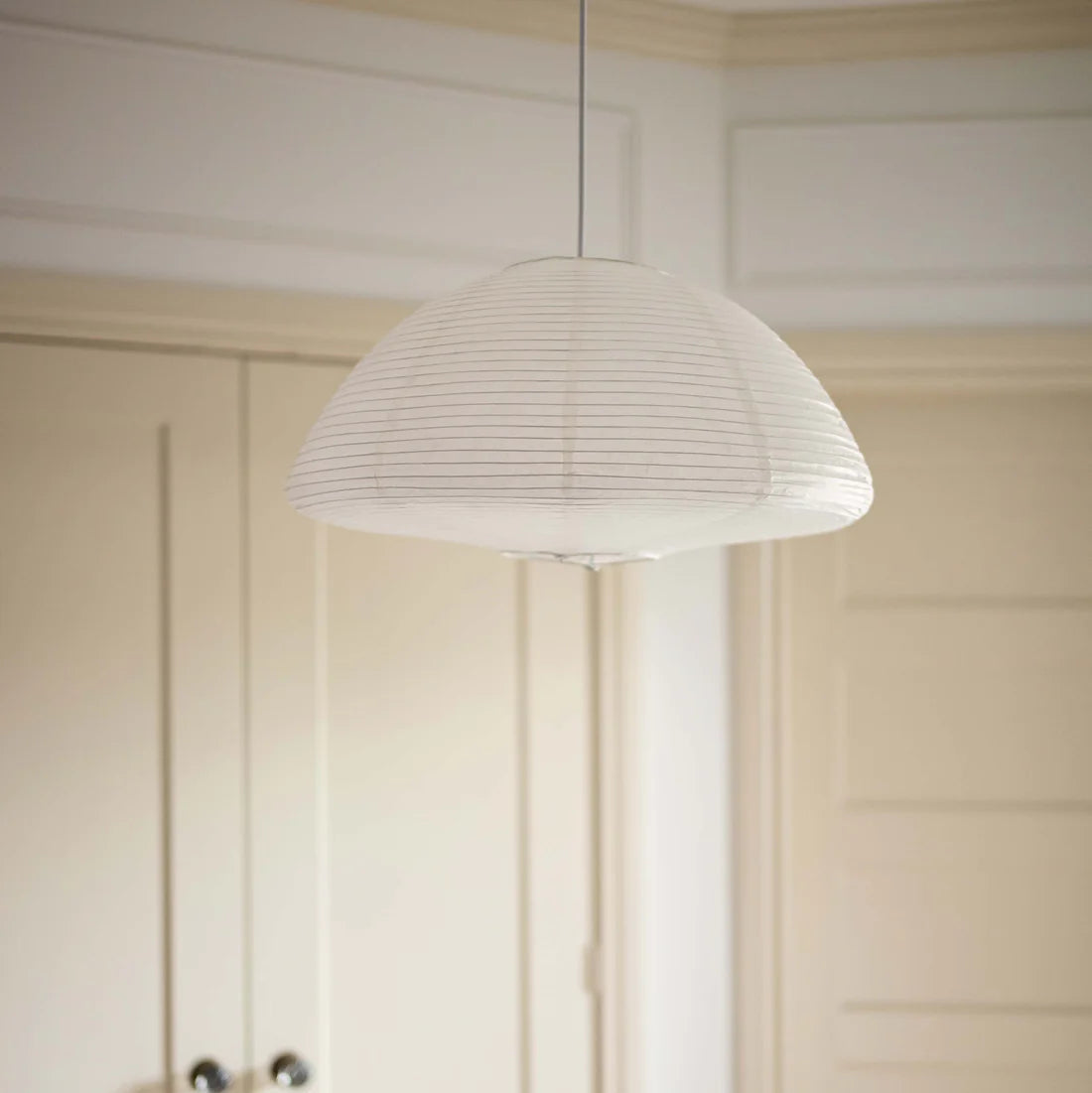 Suspension papier globe aplati design moderne