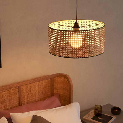 Suspension cannage en rotin moderne liserés noirs