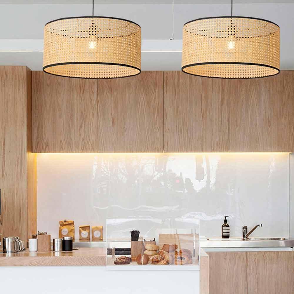 Suspension cannage en rotin moderne liserés noirs