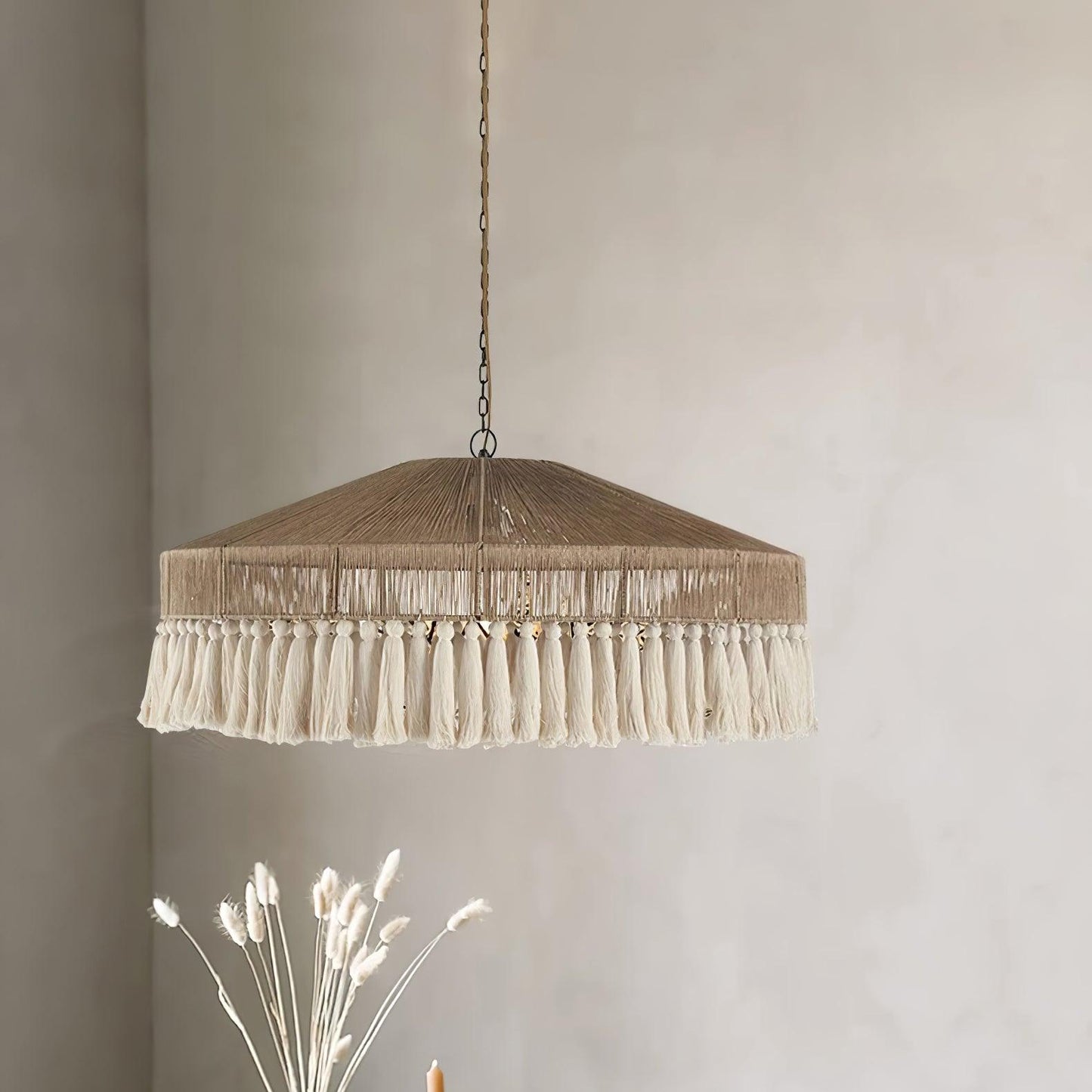 Suspension aplatie osier tissé pompons style bohème