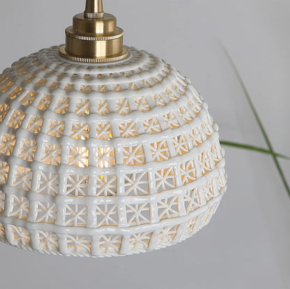 Suspension céramique effet cannage forme demi globe