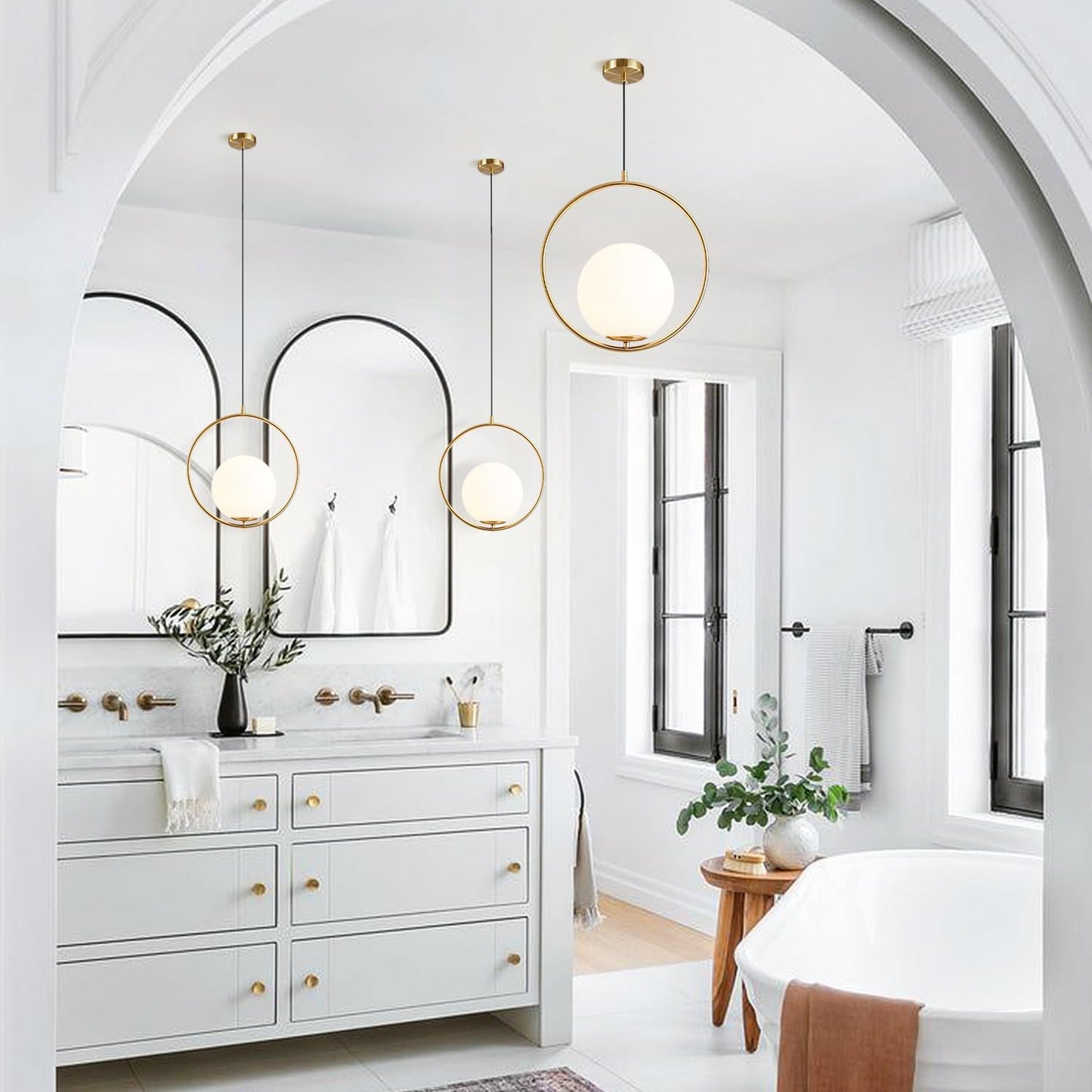 Suspension moderne boule lumineuse anneau en laiton