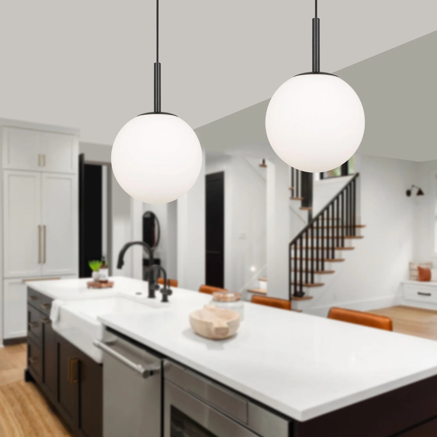 Suspension moderne boule lumineuse tige en laiton