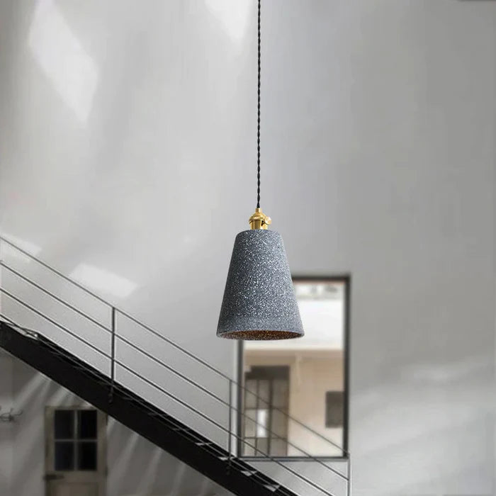 Suspension évasée allongée terrazzo design industriel