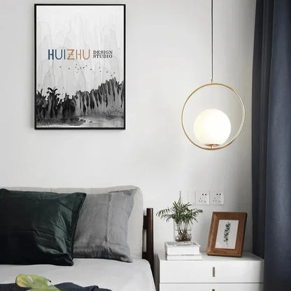 Suspension moderne boule lumineuse anneau en laiton