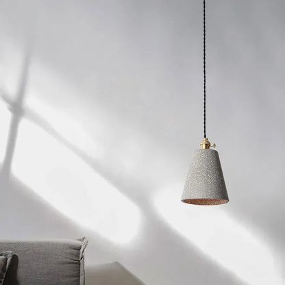 Suspension évasée allongée terrazzo design industriel