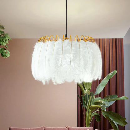 Suspension vintage plumes pendantes blanches