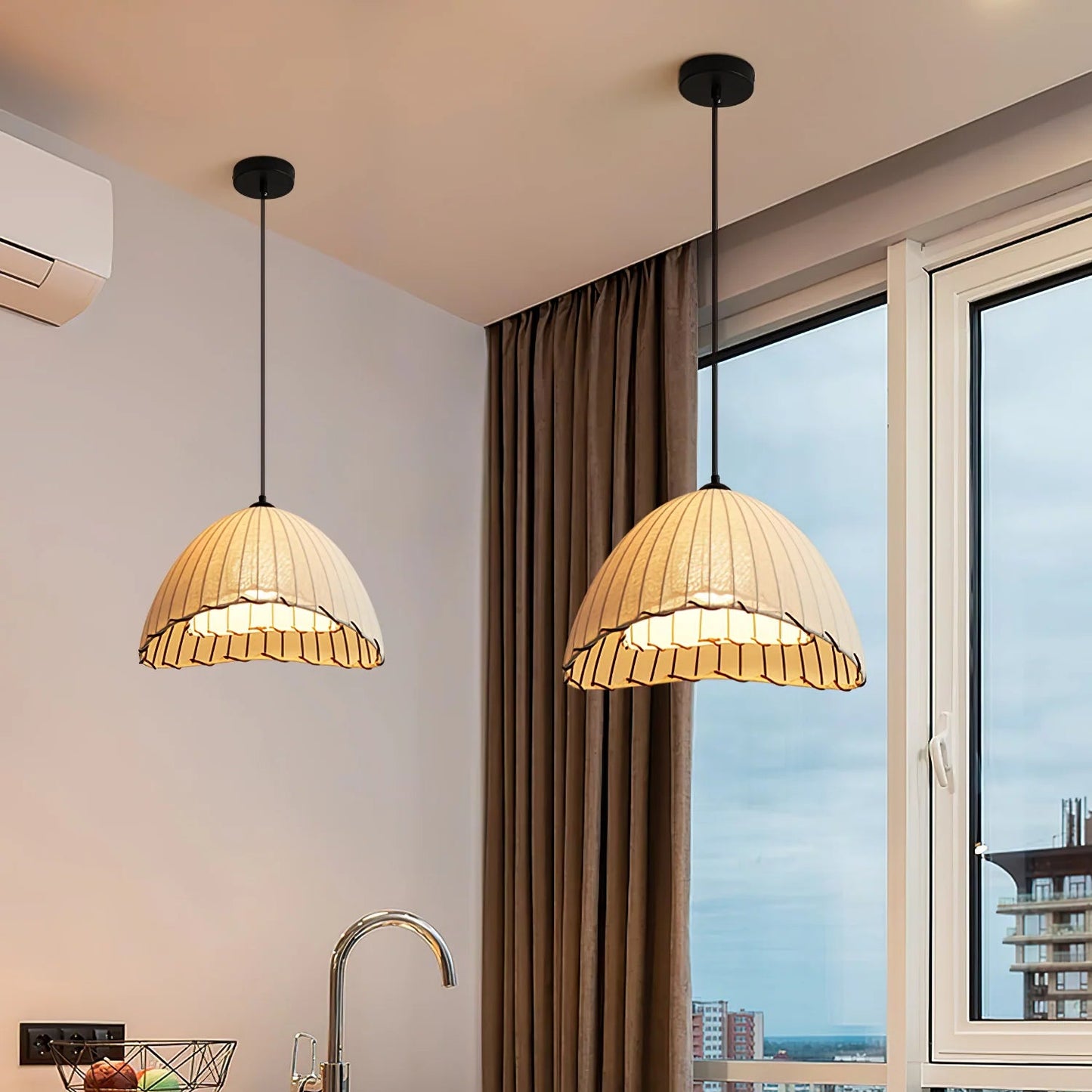 Suspension lin blanc fil noir cloche asymétrique bohème