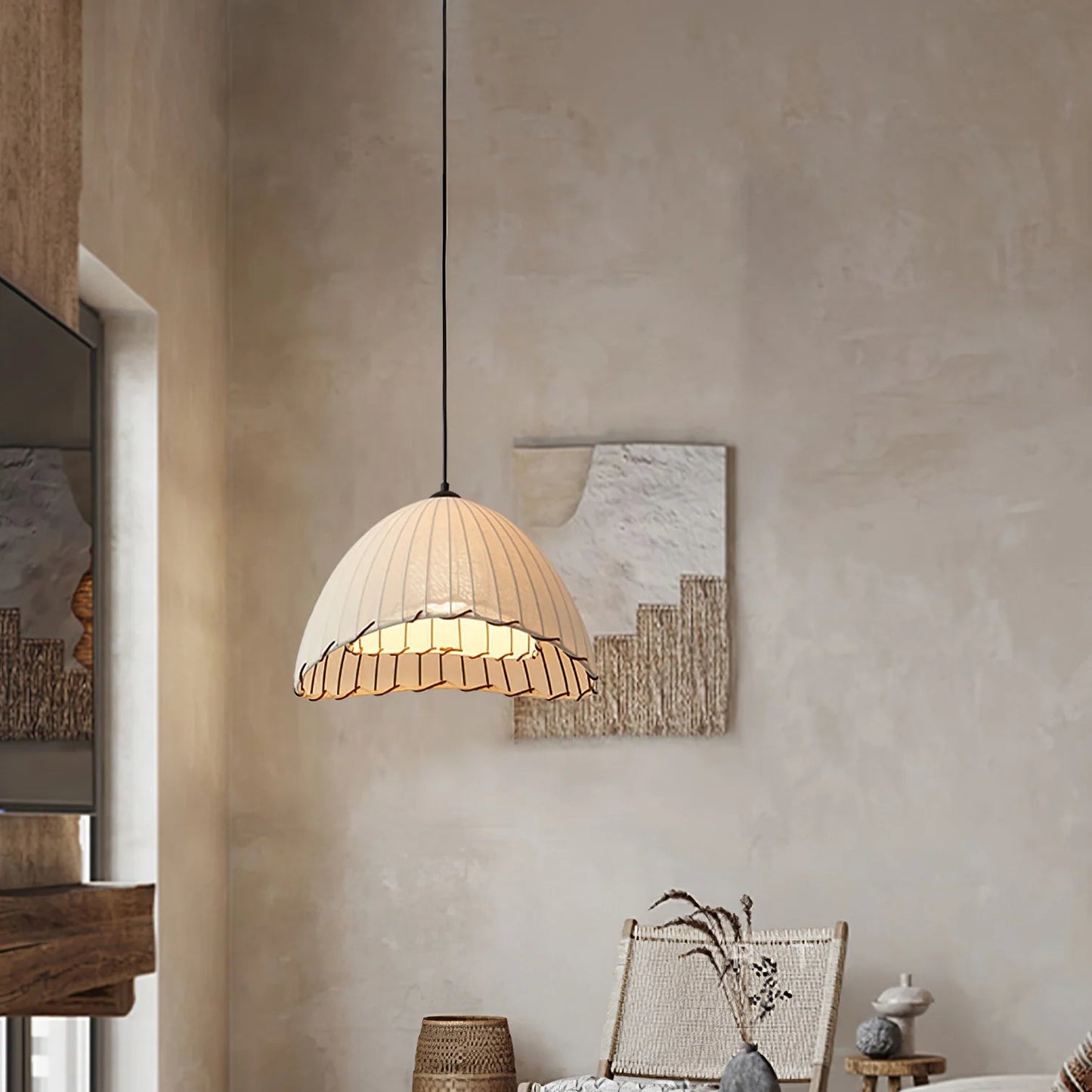 Suspension lin blanc fil noir cloche asymétrique bohème