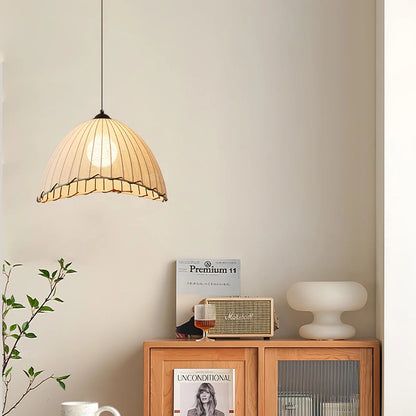 Suspension lin blanc fil noir cloche asymétrique bohème