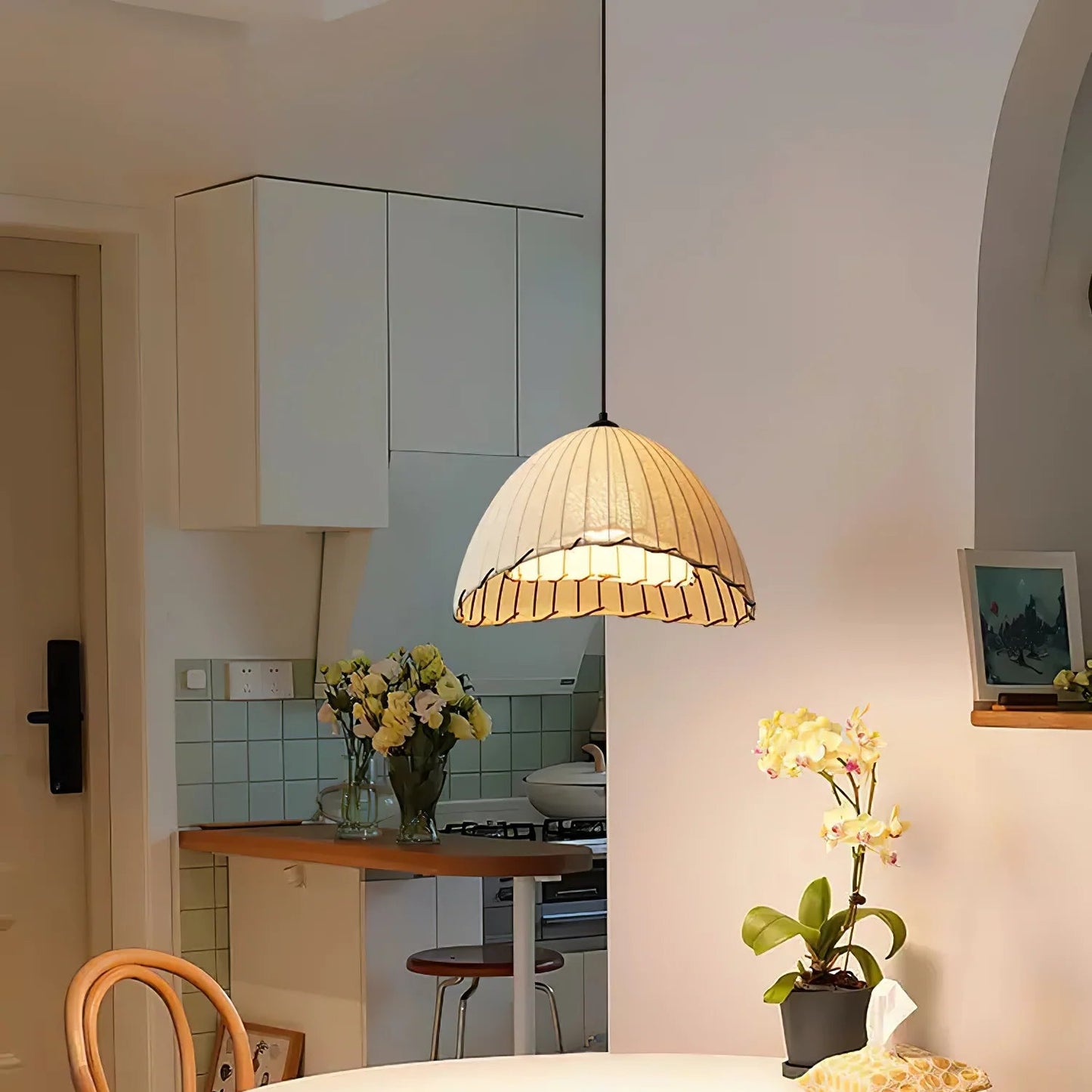 Suspension lin blanc fil noir cloche asymétrique bohème