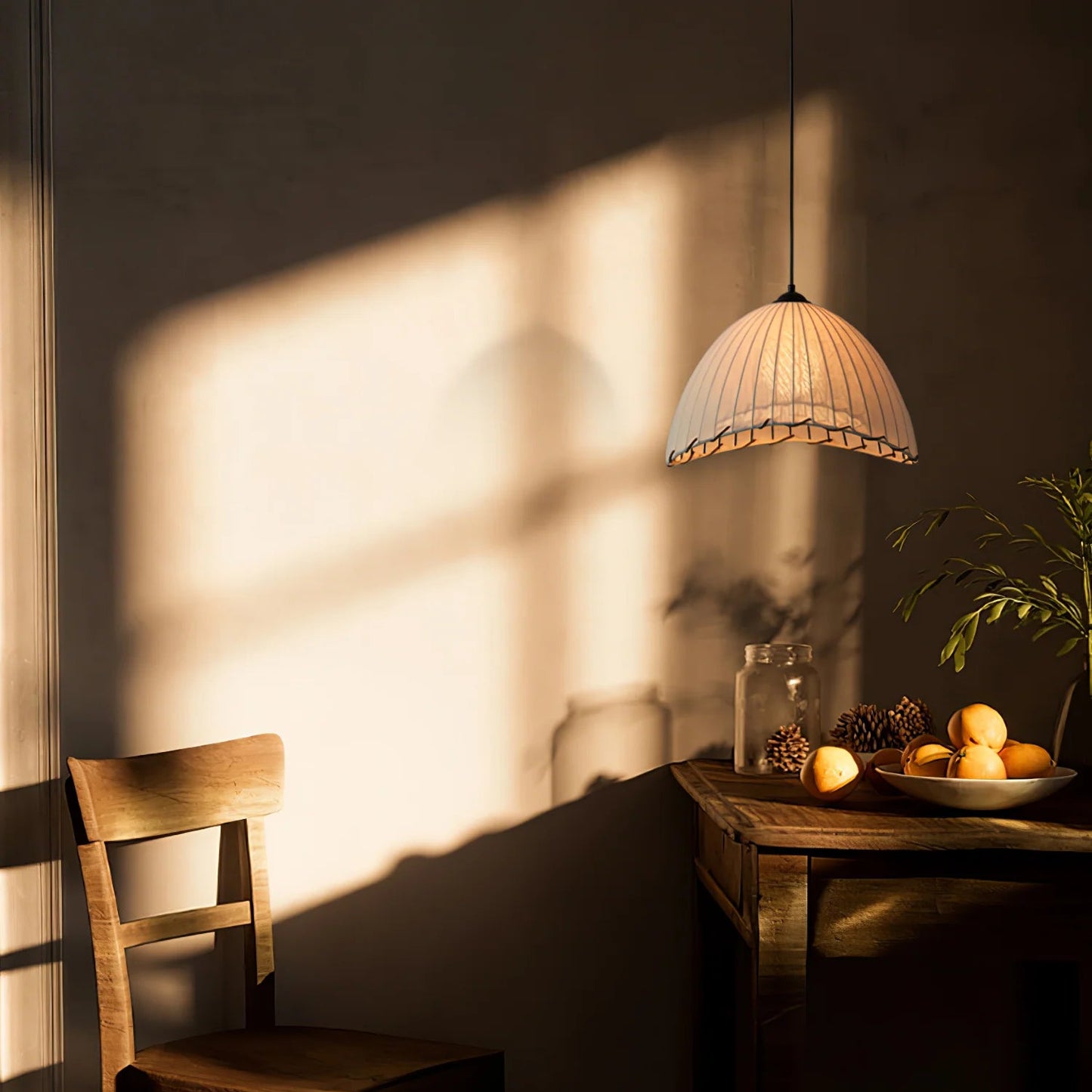 Suspension lin blanc fil noir cloche asymétrique bohème