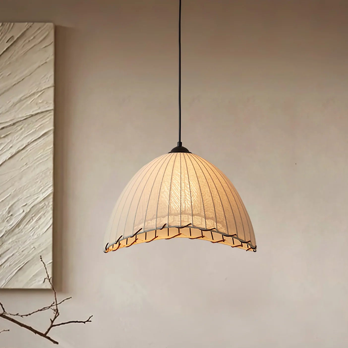 Suspension lin blanc fil noir cloche asymétrique bohème