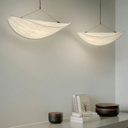 Suspension moderne vague en tissu blanc