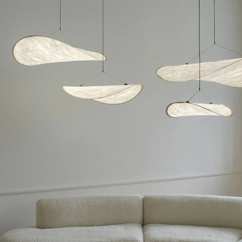 Suspension moderne vague en tissu blanc