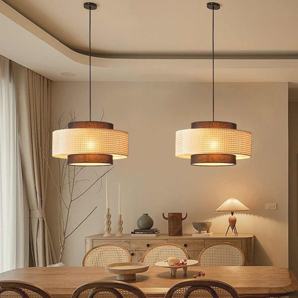 Suspension cylindrique en rotin cannage et tissu moderne