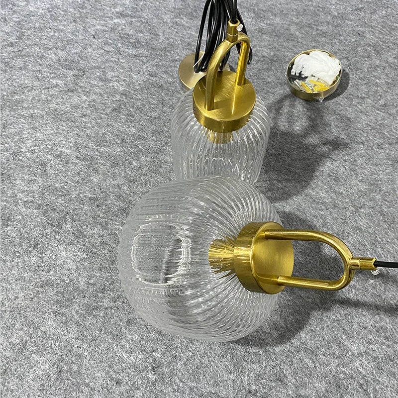 Suspension art déco en verre cannelé design cylindrique