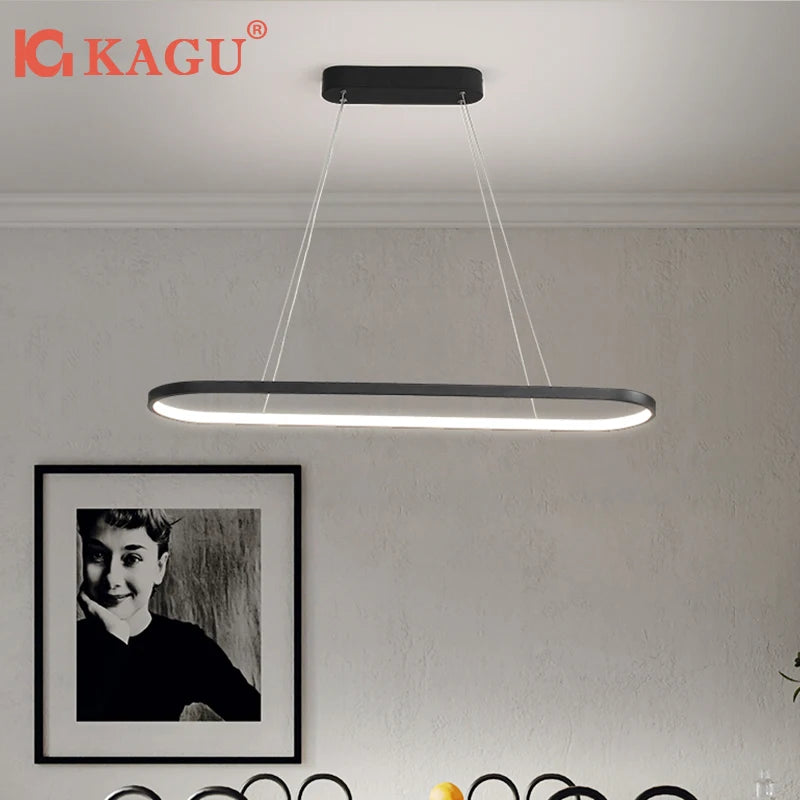 Suspension métal anneau ovale design moderne