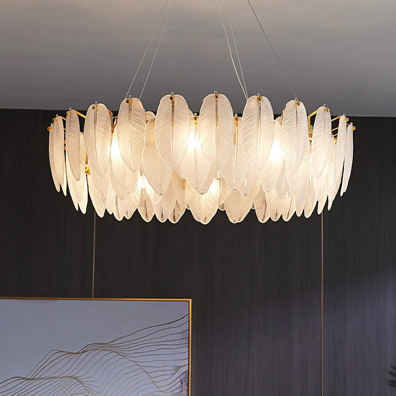 Suspension anneau plumes blanches en verre design bohème