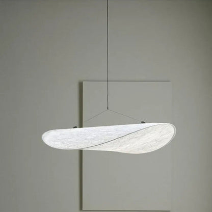Suspension moderne vague en tissu blanc