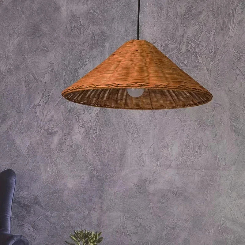 Suspension rotin minimaliste triangulaire vintage