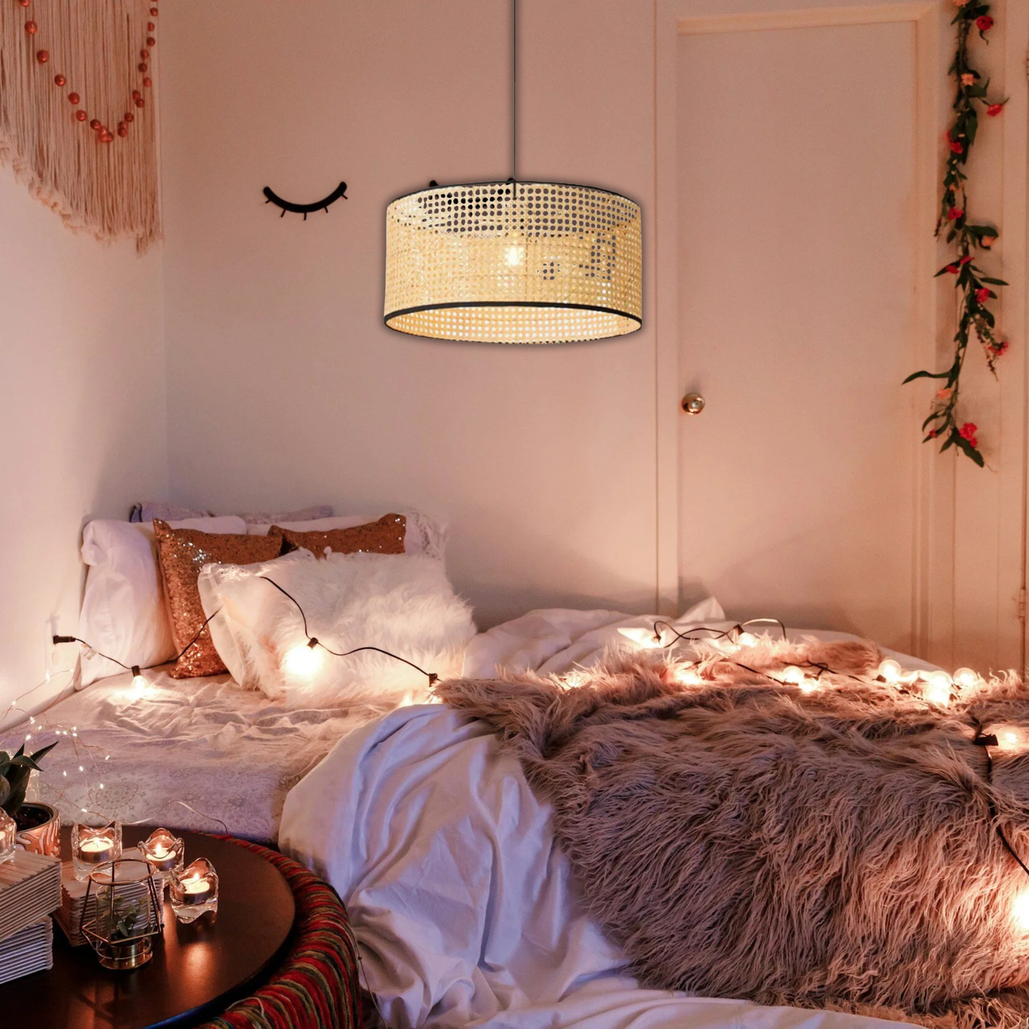 Suspension cannage en rotin moderne liserés noirs