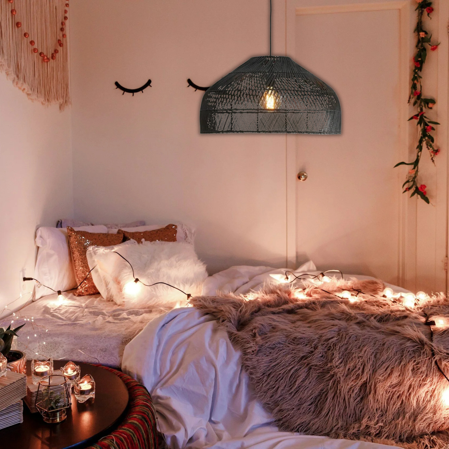 Suspension cloche ajourée en osier design vintage