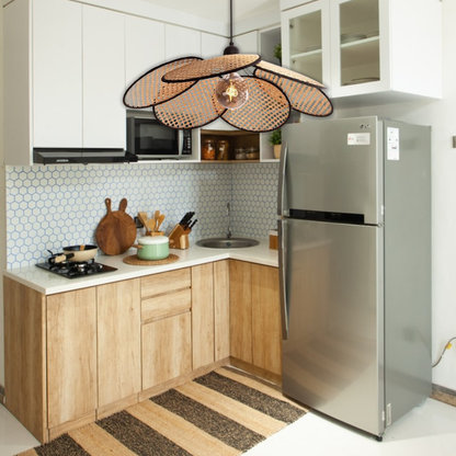 Suspension rotin et bambou cannage pétales fleur vintage