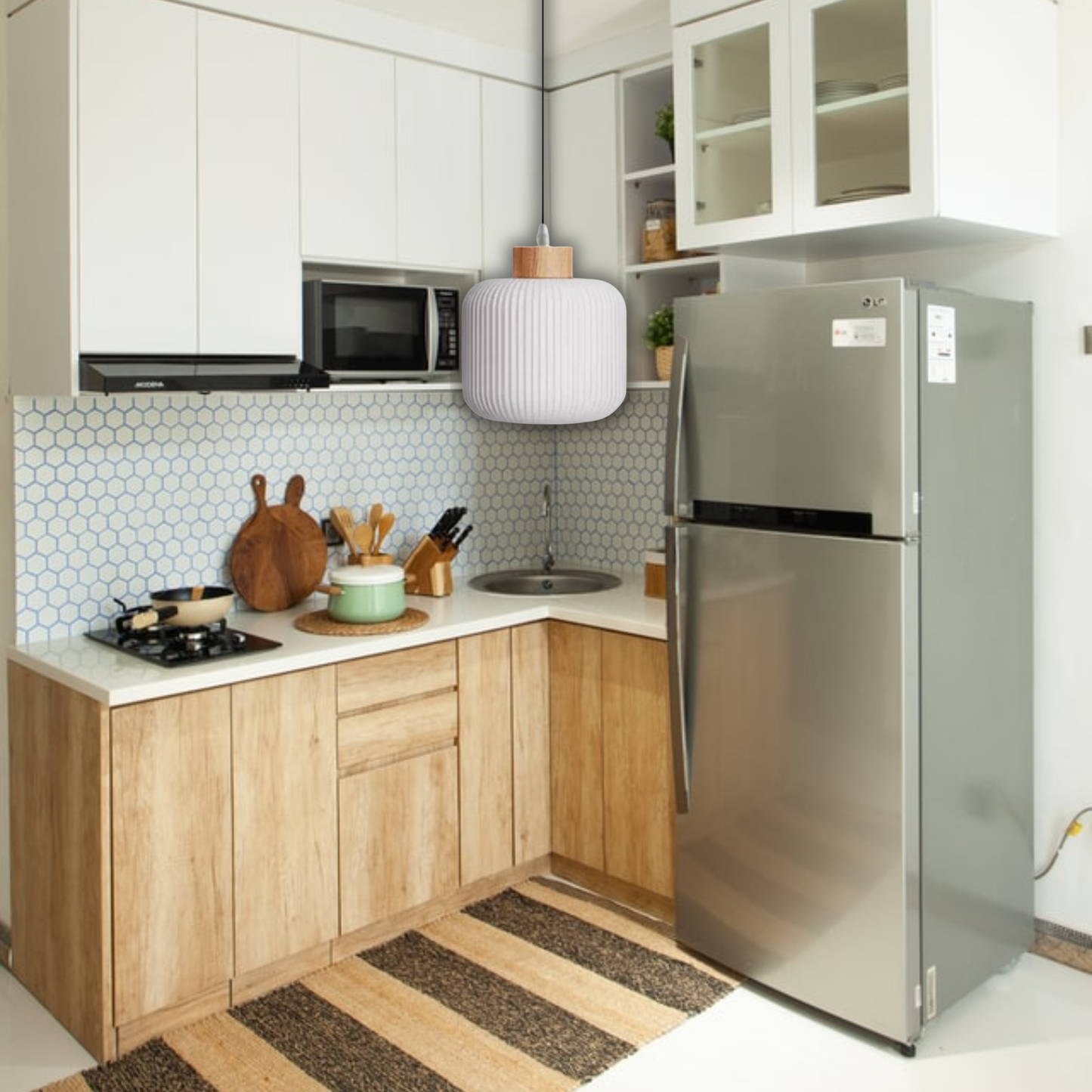 Suspension verre blanc rainuré et bois boule design vintage