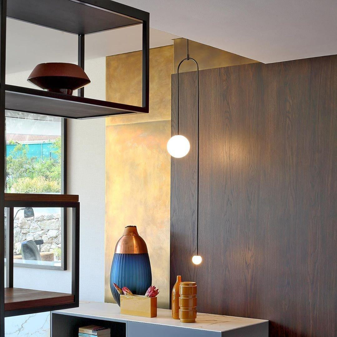 Suspension longue en laiton design moderne