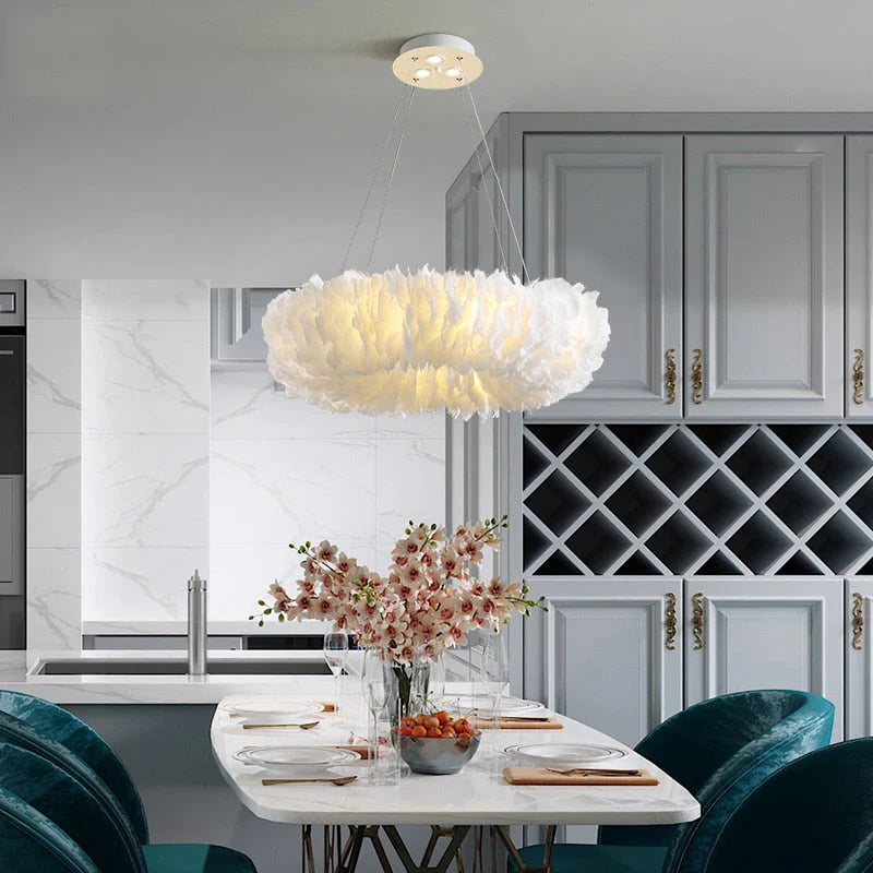 Suspension anneau en plumes colorées design art déco